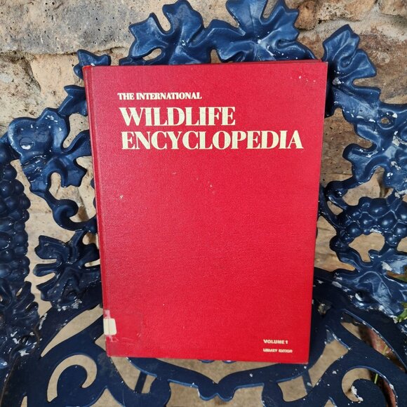 The International Wildlife Encyclopedia Vol. 1 Red Cover 1970s Reference Book - Picture 1 of 11
